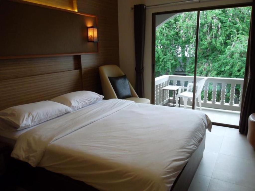 Honey Lodge Pattaya Buitenkant foto