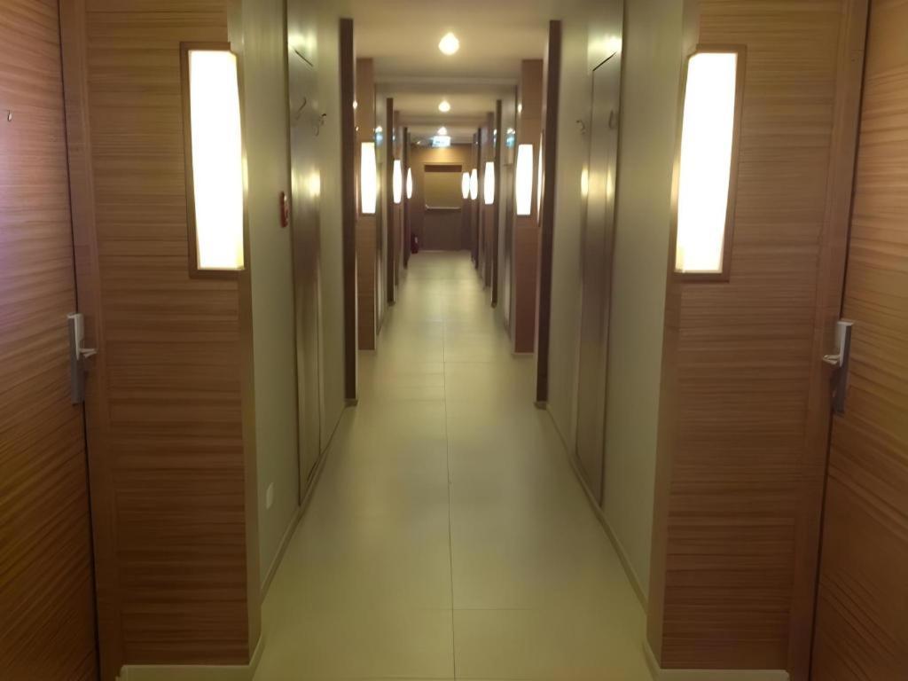 Honey Lodge Pattaya Buitenkant foto