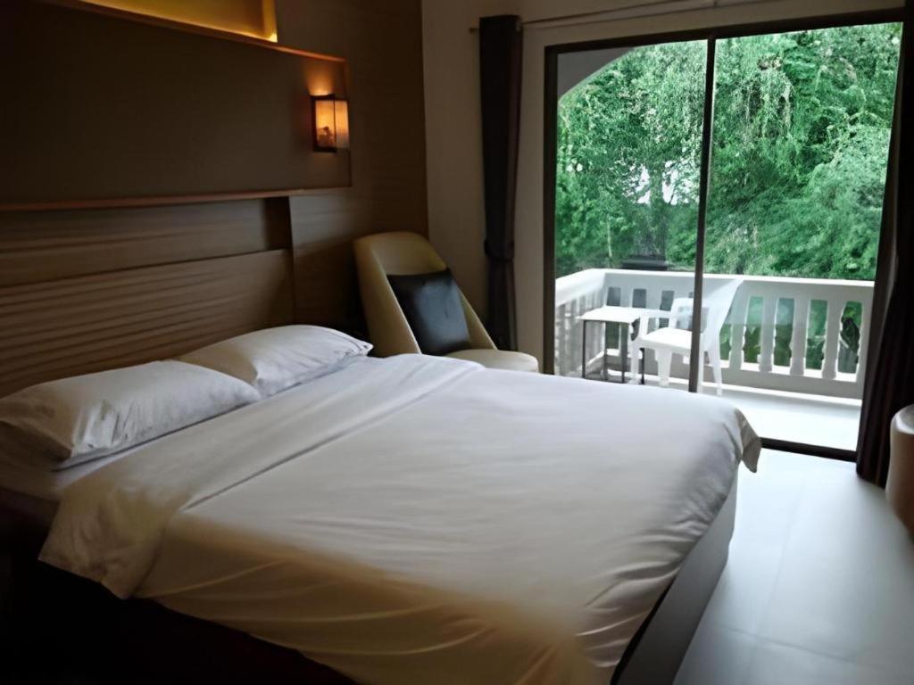 Honey Lodge Pattaya Buitenkant foto