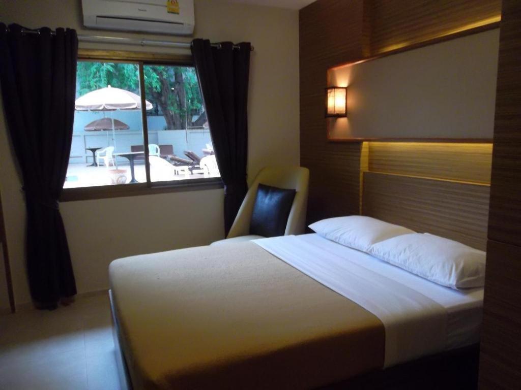 Honey Lodge Pattaya Buitenkant foto
