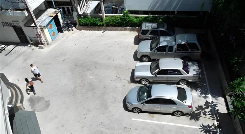 Honey Lodge Pattaya Buitenkant foto