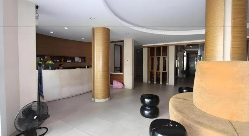 Honey Lodge Pattaya Buitenkant foto
