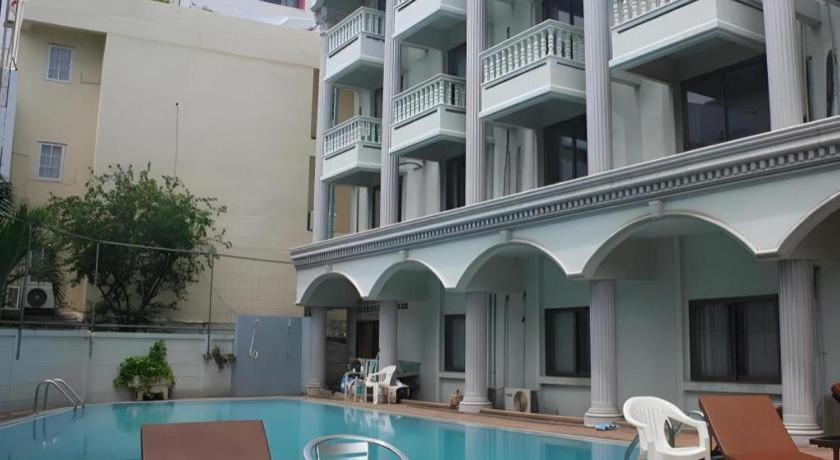 Honey Lodge Pattaya Buitenkant foto